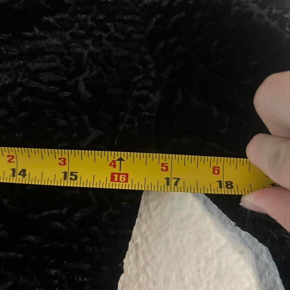 Revolve Hanky Panky Women's Black Blouse Medium Velvet Whimsigoth 90s - Picture 2 of 7